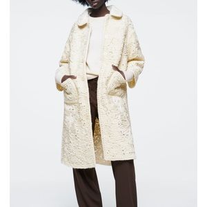 Zara structured wool blend coat. Ecru. Size:M